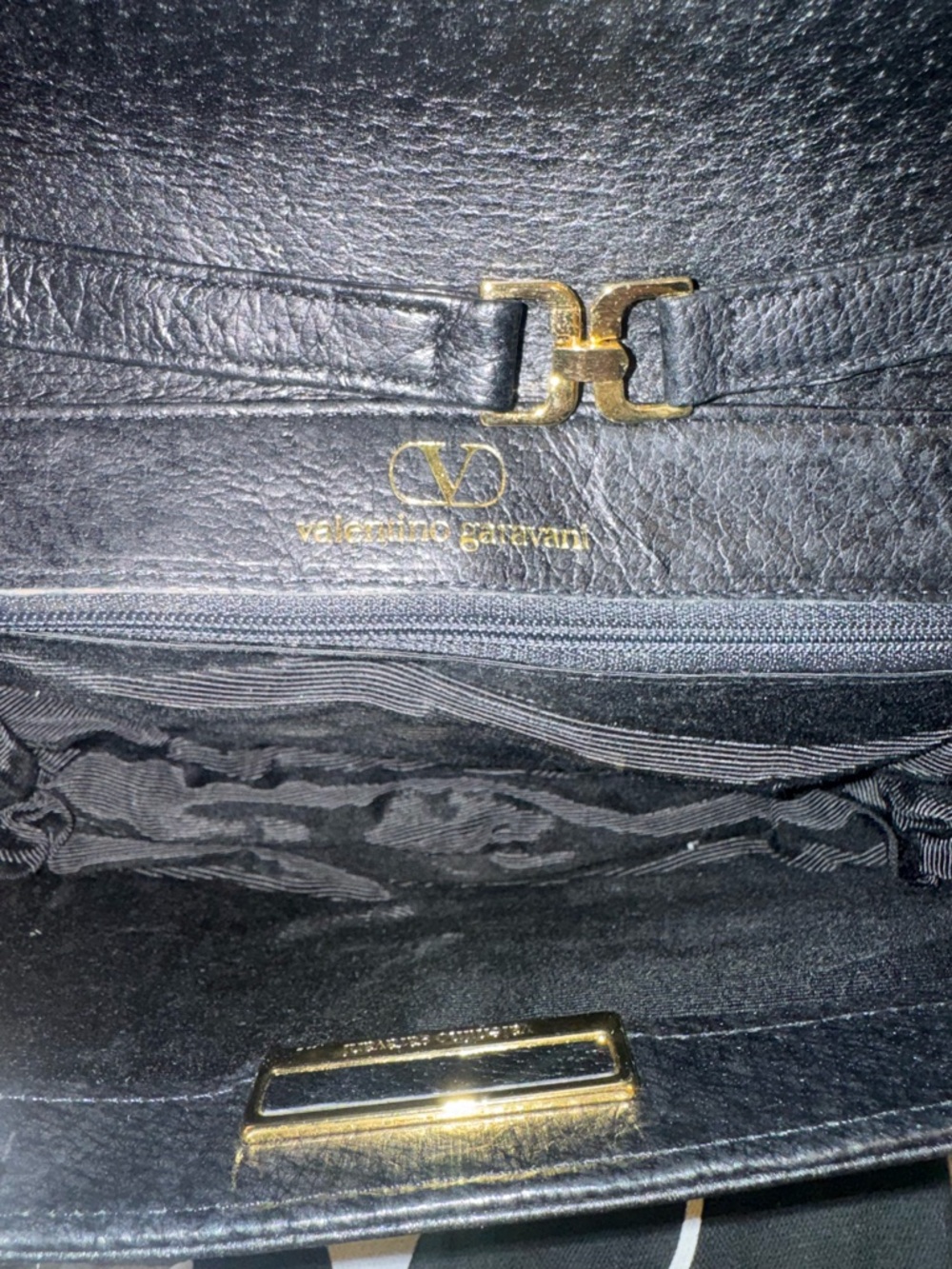 Valentino Garavani Python-Print Flap Crossbody with the COA - Picture 4 of 13
